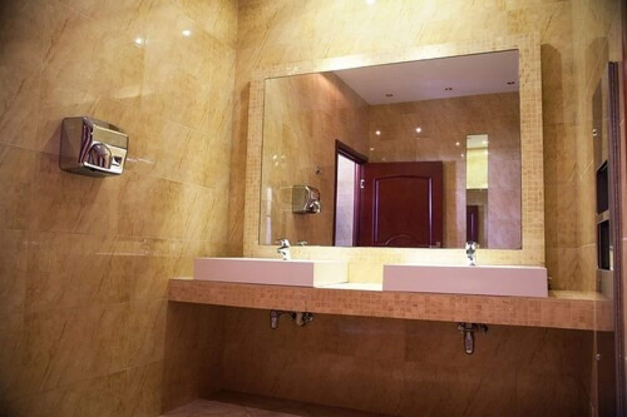 Hotel Holiday Park Varsovie Extérieur photo