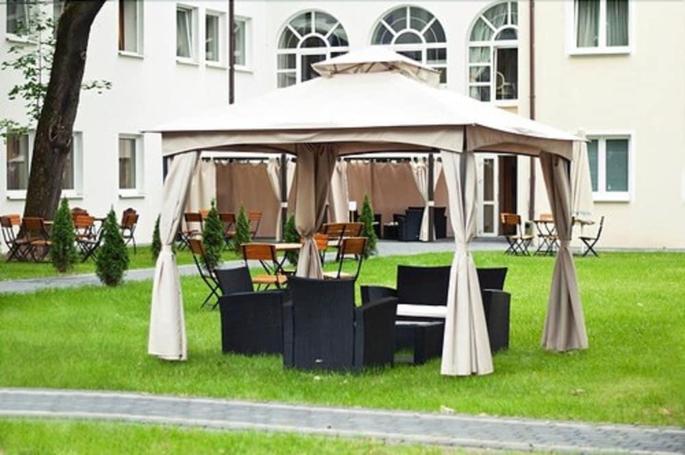 Hotel Holiday Park Varsovie Extérieur photo