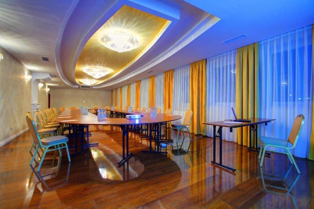 Hotel Holiday Park Varsovie Extérieur photo